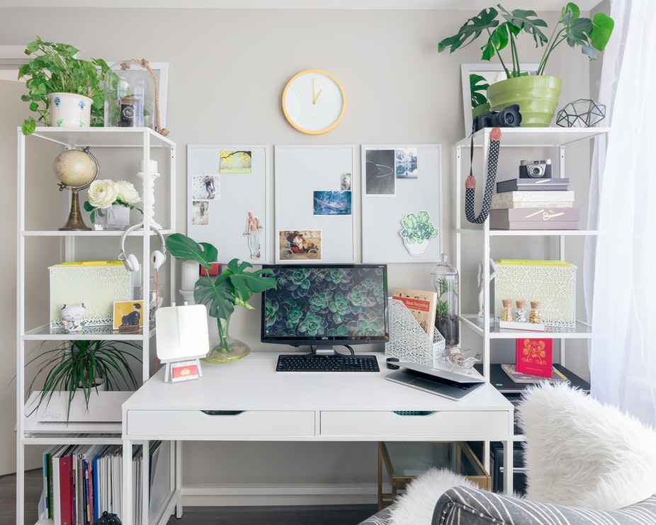 Simple Life Hacks to Save Time and Stay Organized Daily