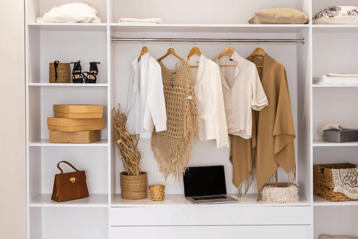 How to Build a Minimalist Capsule Wardrobe